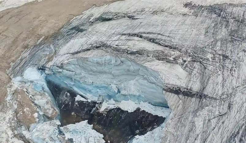 Ice glacier